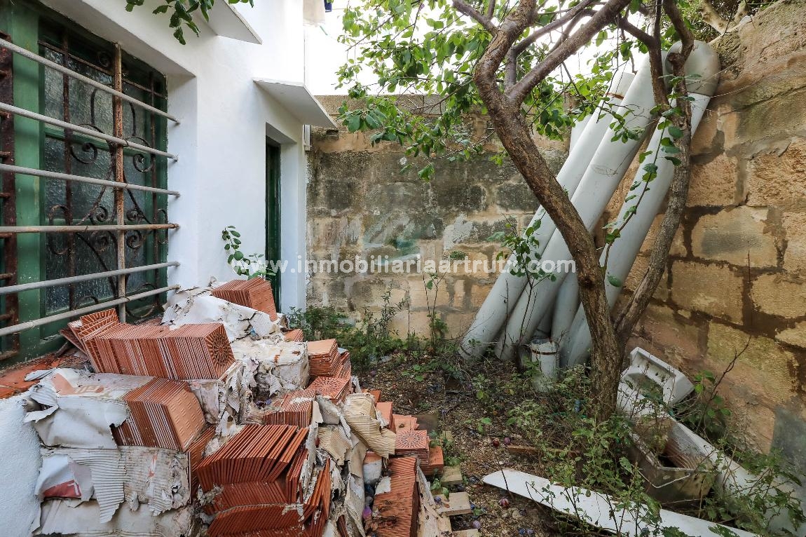 GARAJE CON PATIO - Inmobiliaria Artrutx