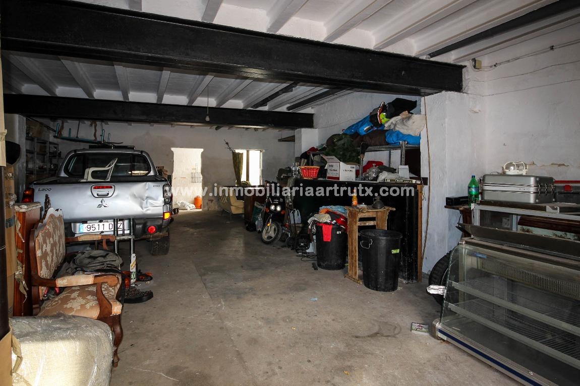 GARAJE CON PATIO - Inmobiliaria Artrutx